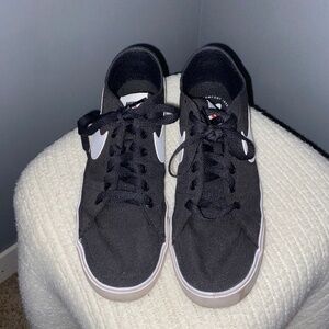 Lightly Worn Black Nike Shoes